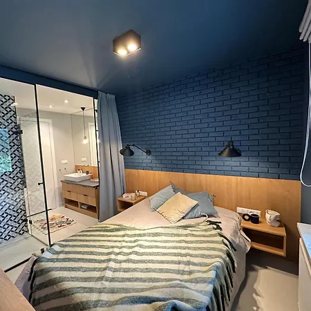 Novu Aparts I דירה